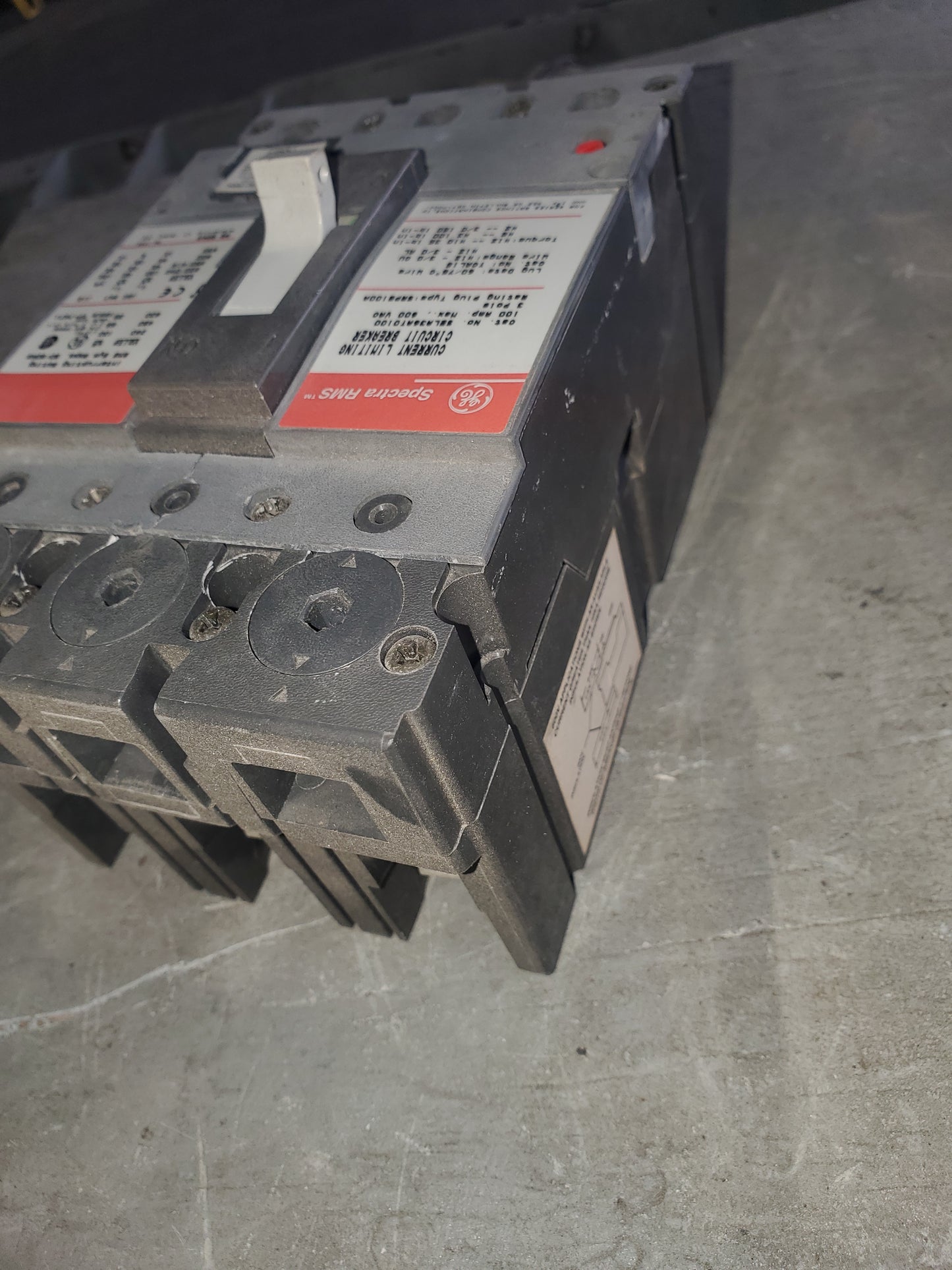 General Electric SELA36AT0100 Circuit Breaker