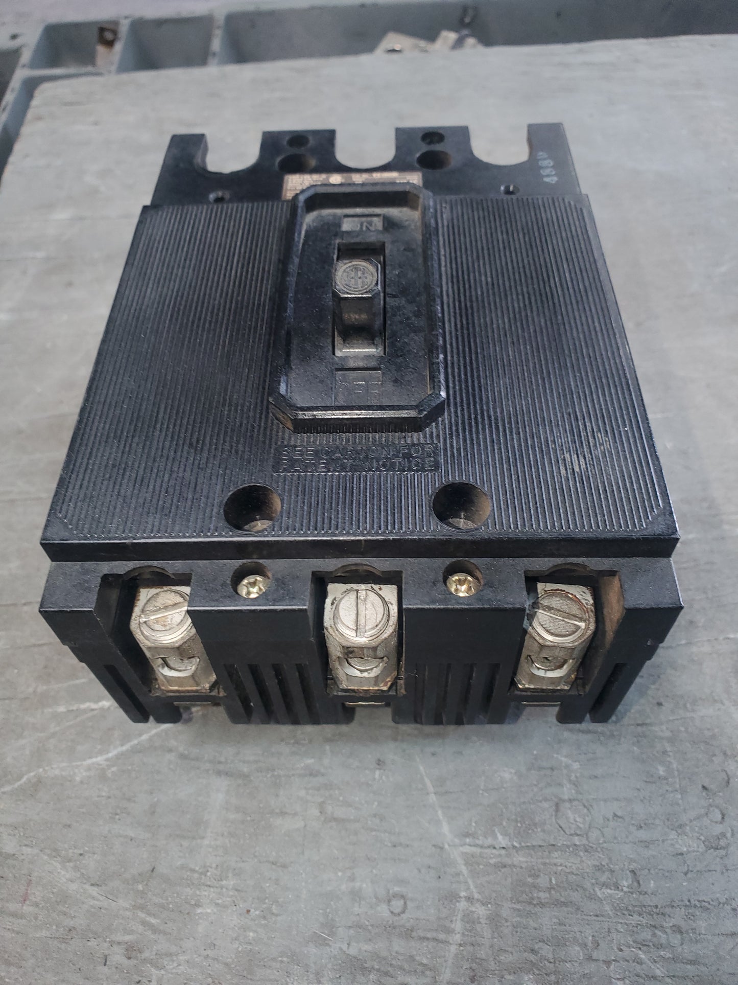 Siemens EE3B090 3 Pole Circuit Breaker