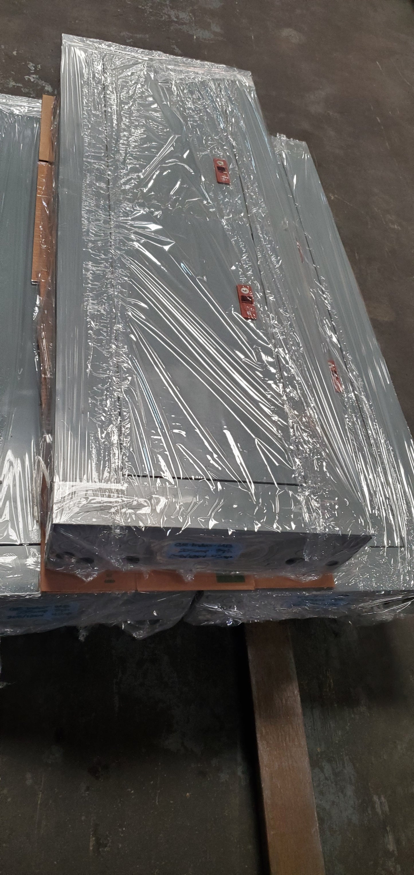 225 AMP 208/120 VOLT MCB INDOOR GE PANEL
