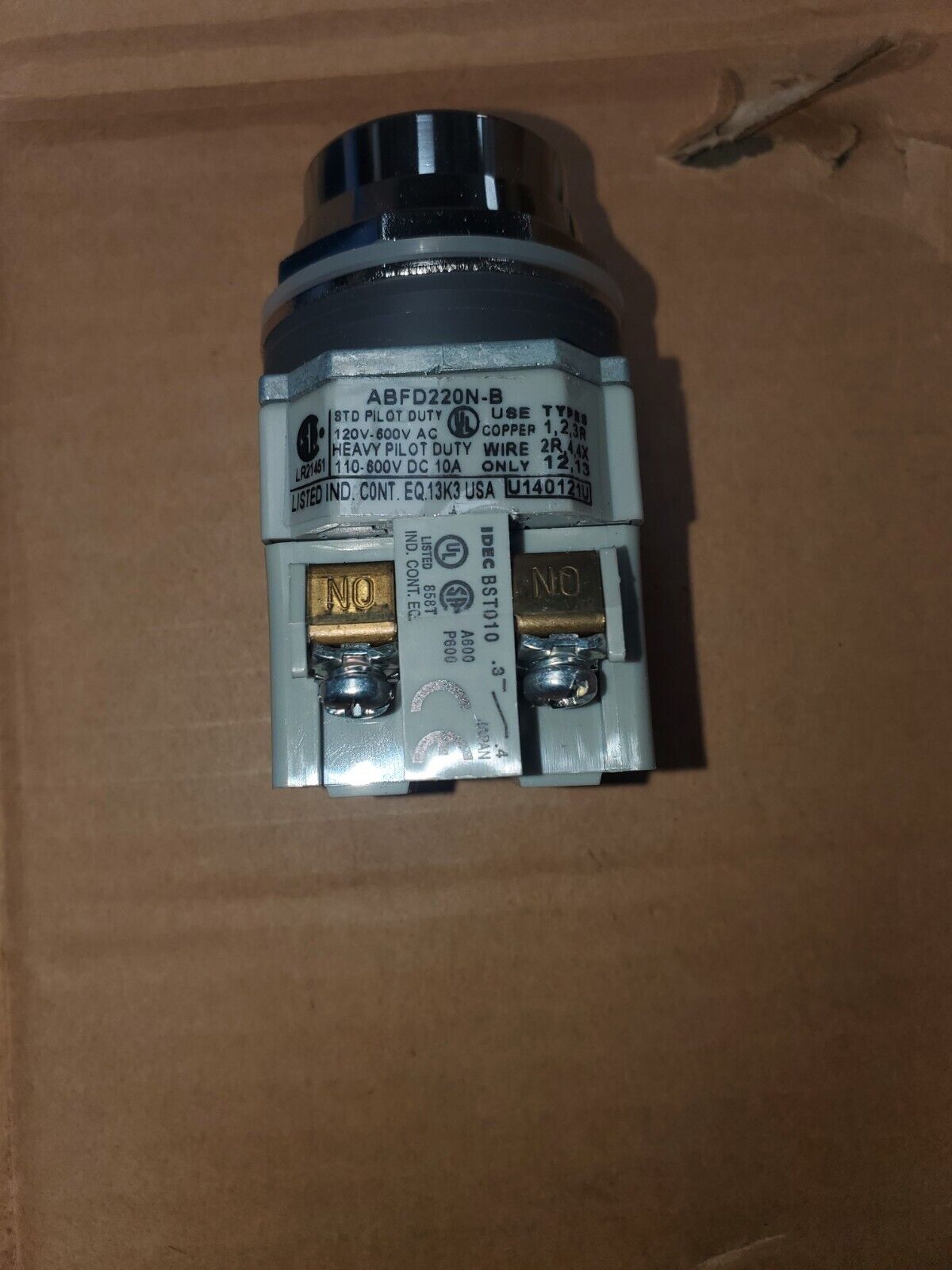 ABFD220N-B 30mm Pushbutton Black