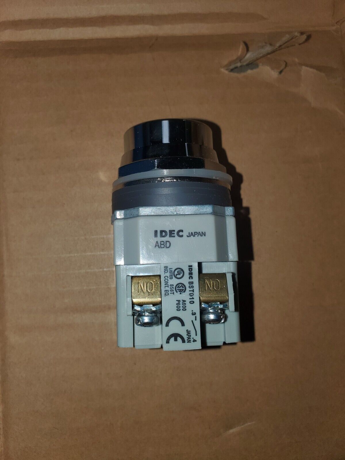 ABFD220N-B 30mm Pushbutton Black