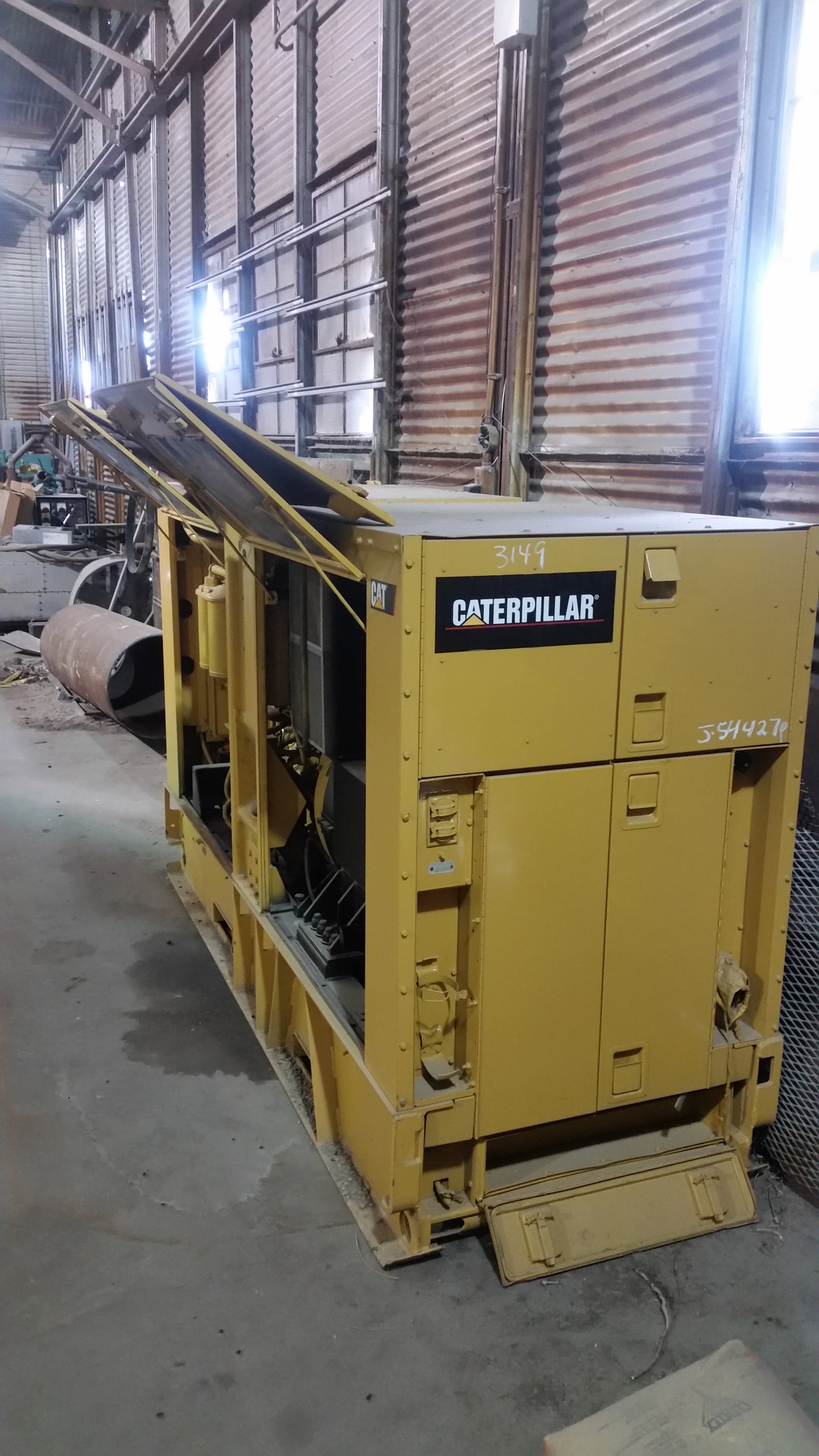 100 KW CATERPILLAR GENERATOR 480-277 3 PHASE 240/120 SINGLE PHASE