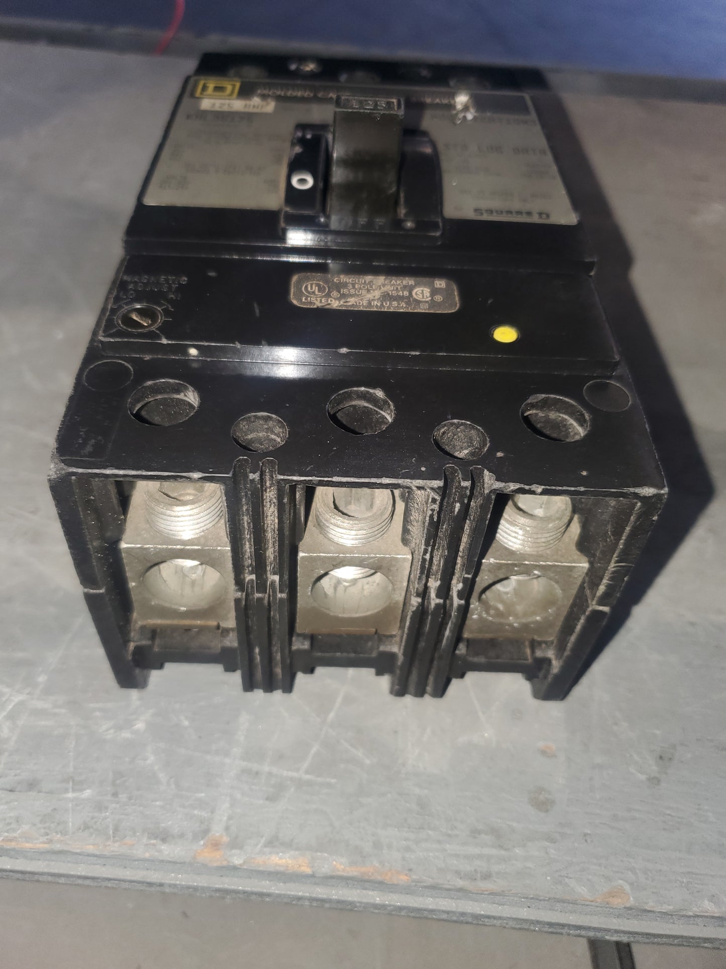 KHL36125 125 AMP 3 POLE SQUARE D BREAKER