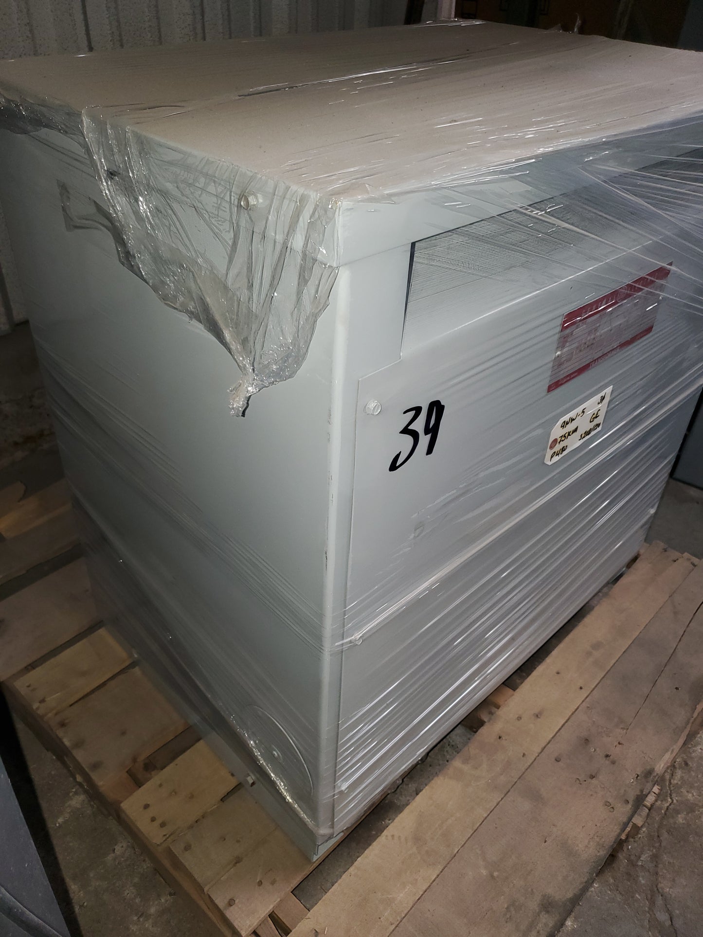 General Electric 9T23Y3874 480V Pri 208/120V Sec 75kVa Transformer