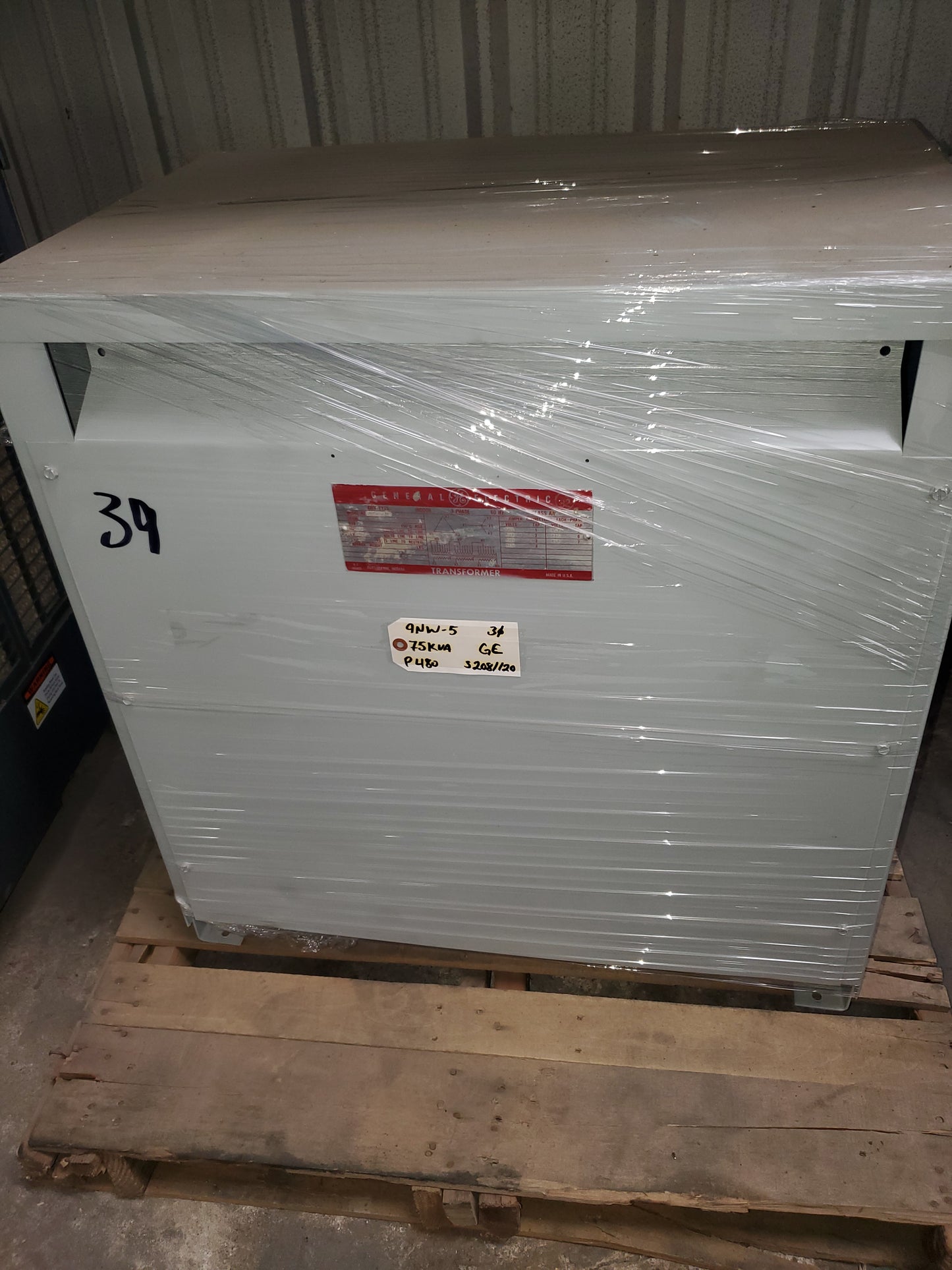 General Electric 9T23Y3874 480V Pri 208/120V Sec 75kVa Transformer