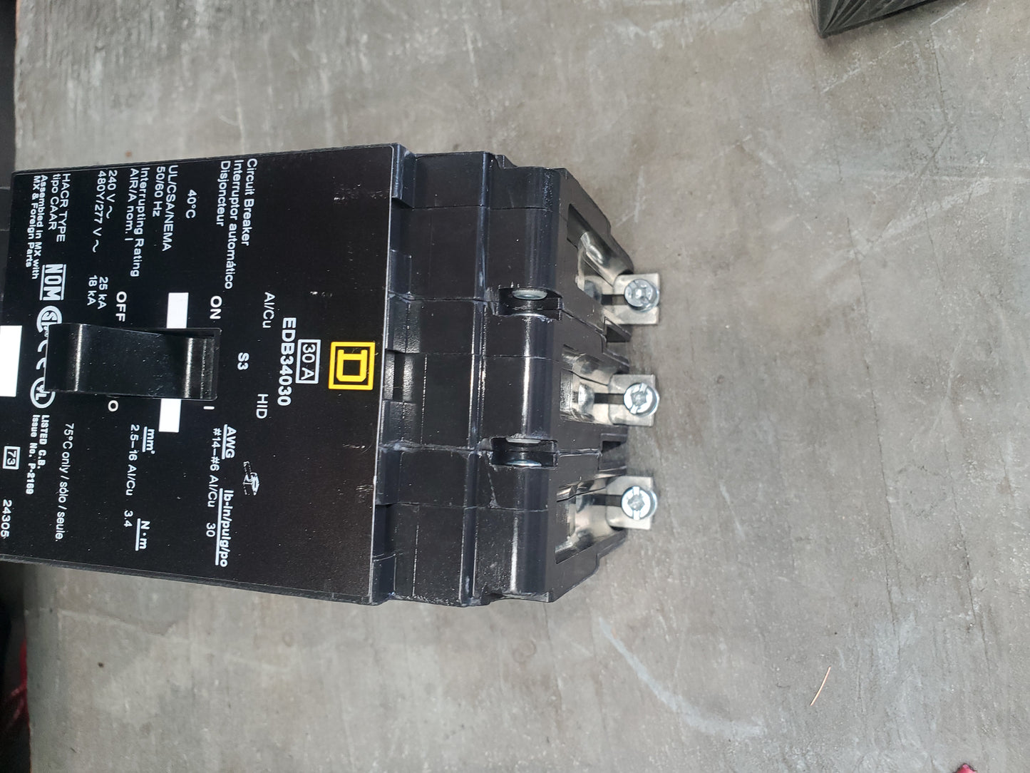 Square D EDB34030 Circuit Breaker (USED)