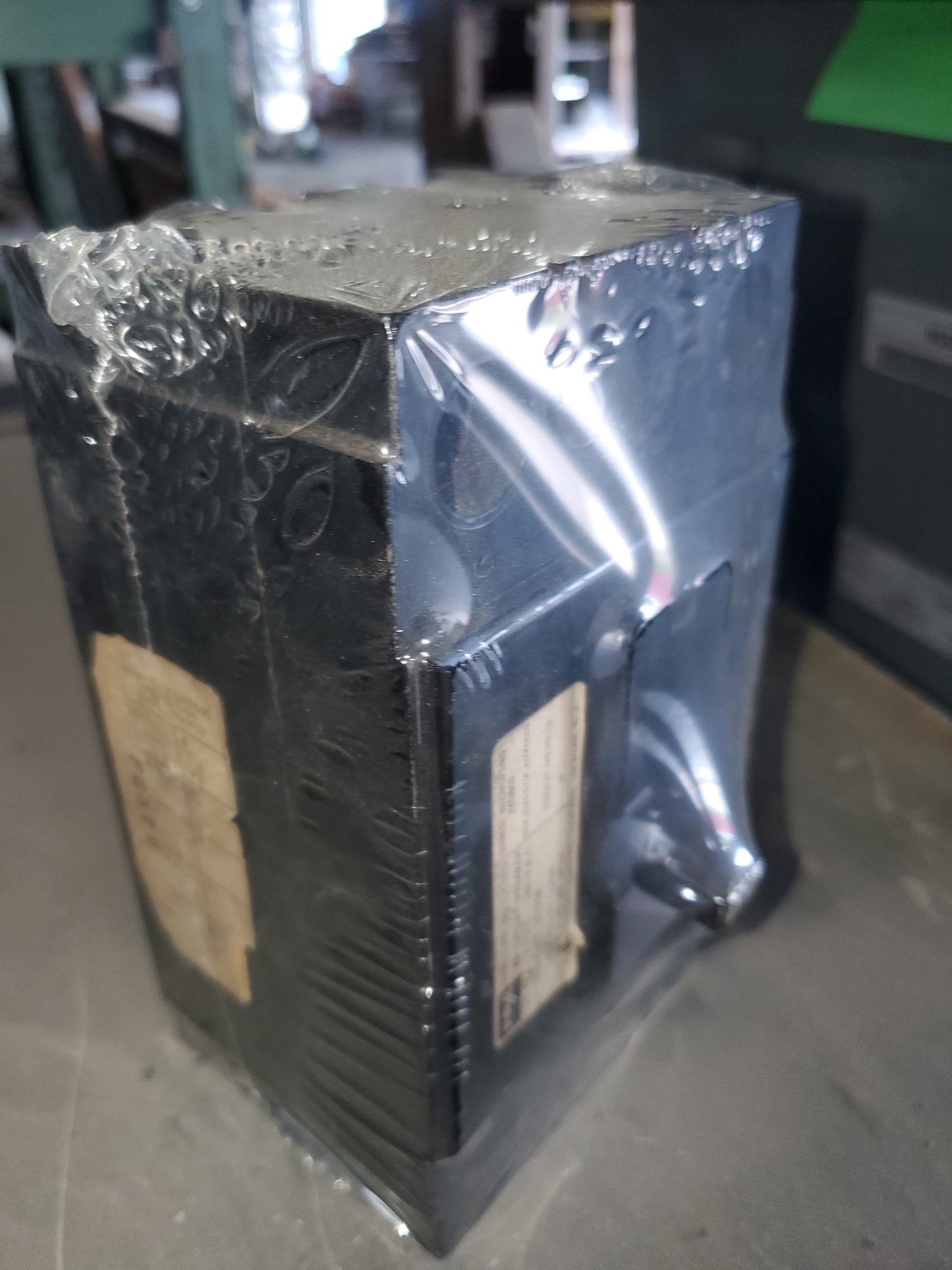 NEJ233225 - FPE 225A AMP 3P POLE 10kA@240V BOLT ON CIRCUIT BREAKER - U FLAW