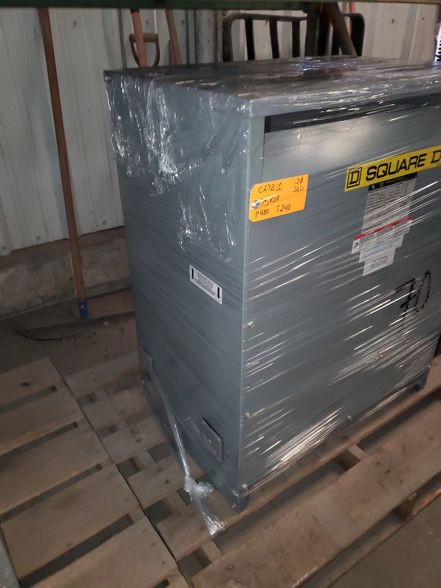 Square D EE75T6H 75 kVa 480 VAC Primary 240 VAC Delta Secondary Energy Efficient