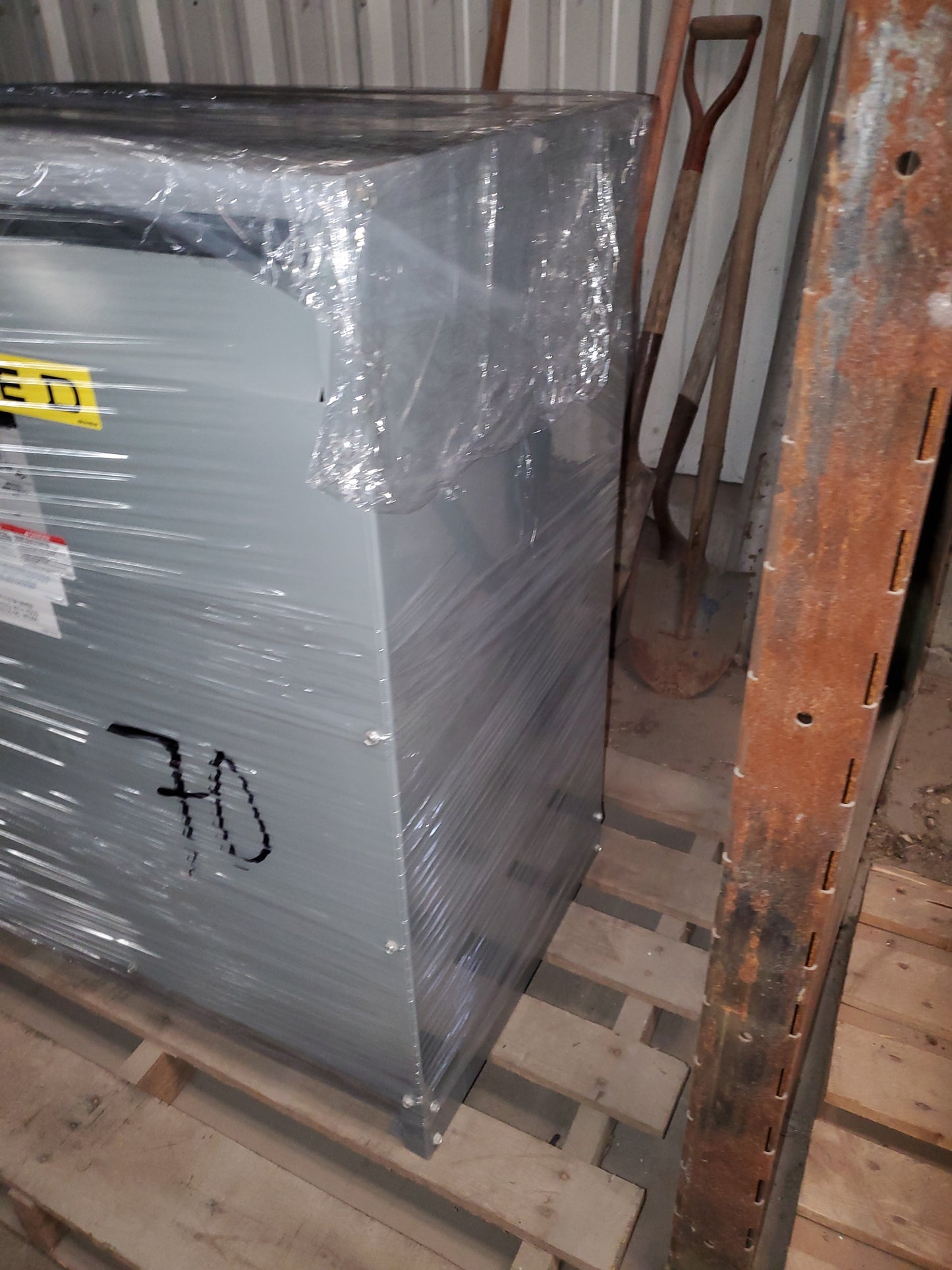 Square D EE75T6H 75 kVa 480 VAC Primary 240 VAC Delta Secondary Energy Efficient