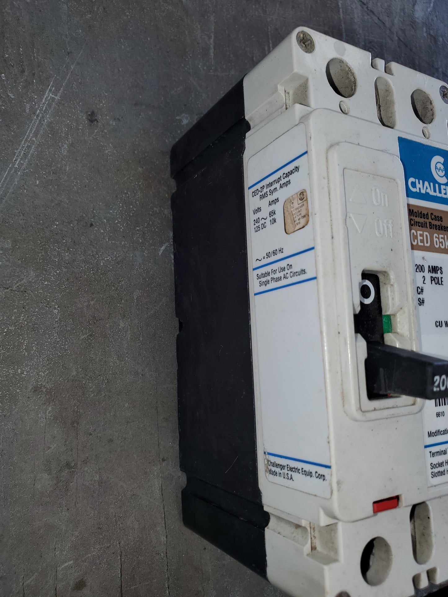 Challenger CED2200 Circuit Breaker 200 Amp 240v 2-Pole