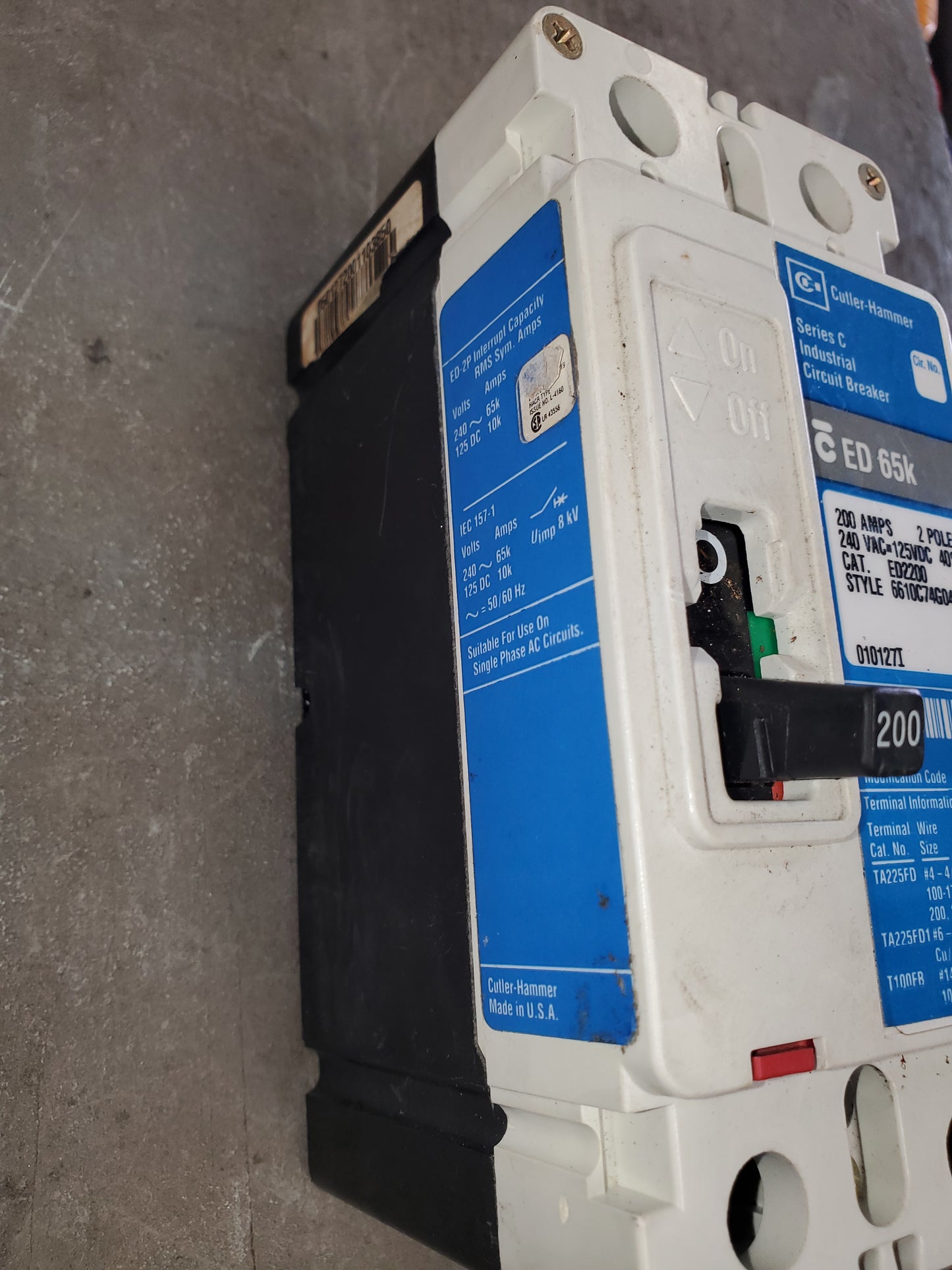 Eaton ED2200 Circuit Breaker,200A,2P,240VAC,ED
