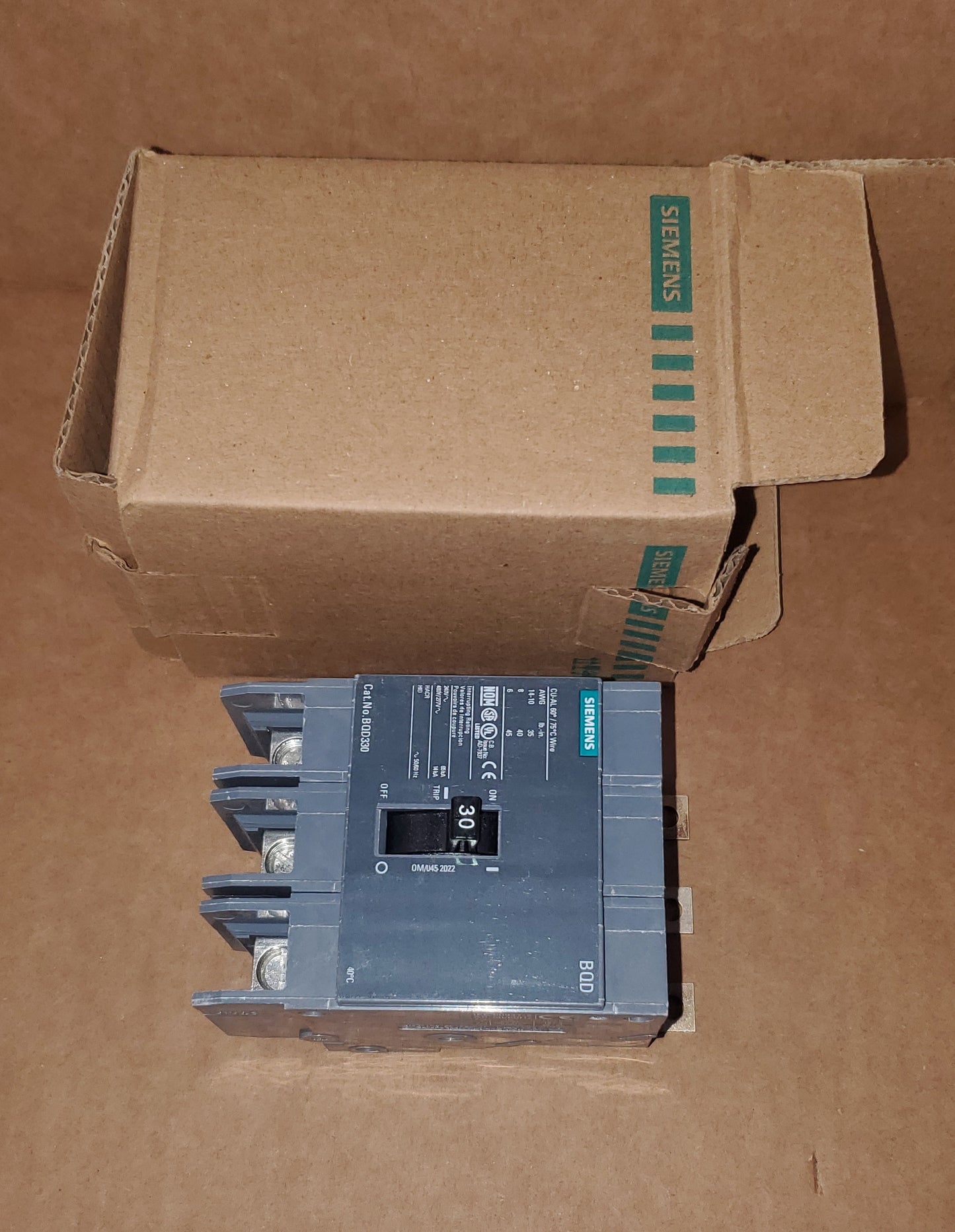 BQD330 SIEMENS 3 POLES 30 AMP 480V 14KA CIRCUIT BREAKER NEW